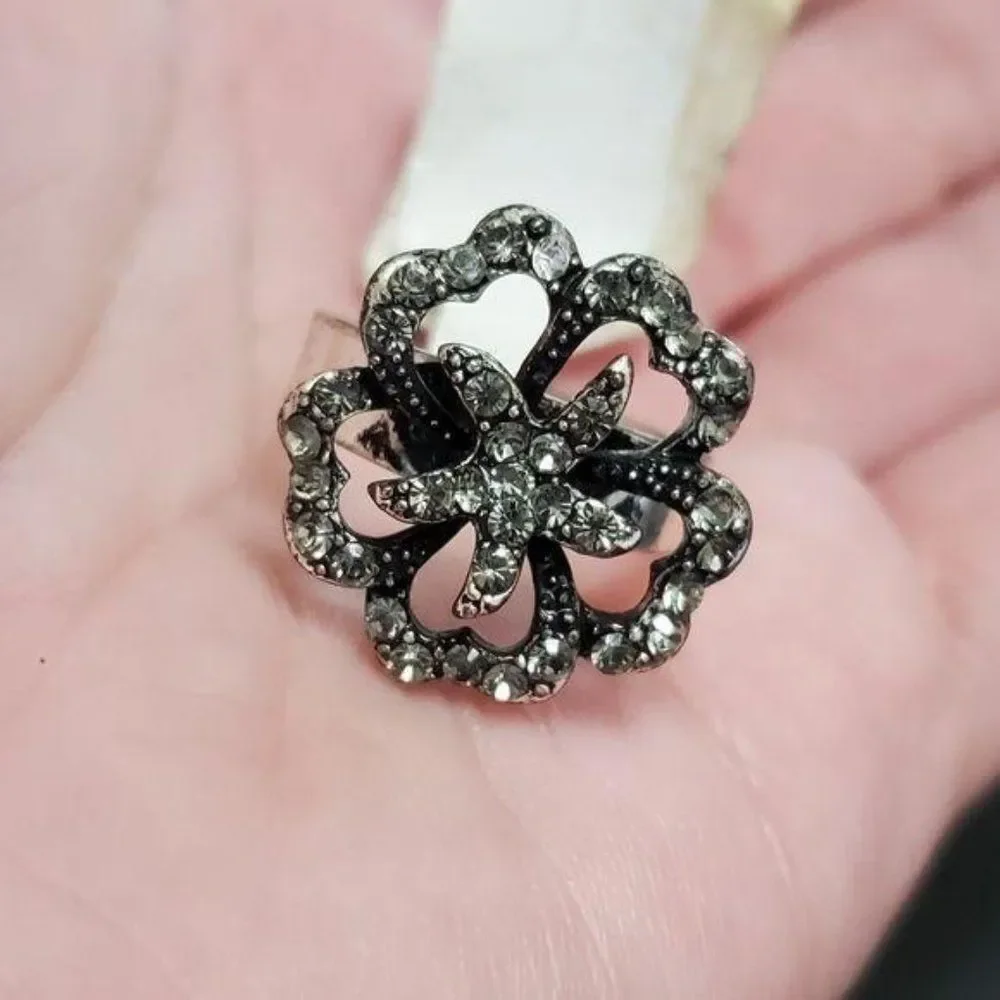 Silver tone shamrock starfish ring